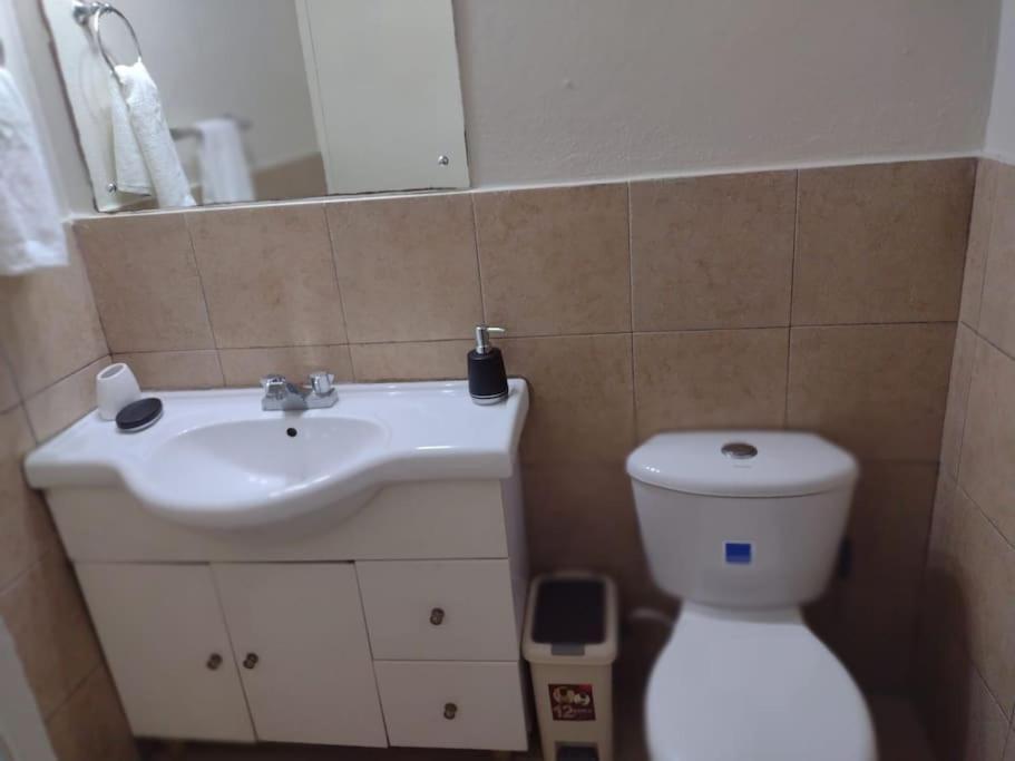 Club Caribbean Apartments Runaway Bay Esterno foto